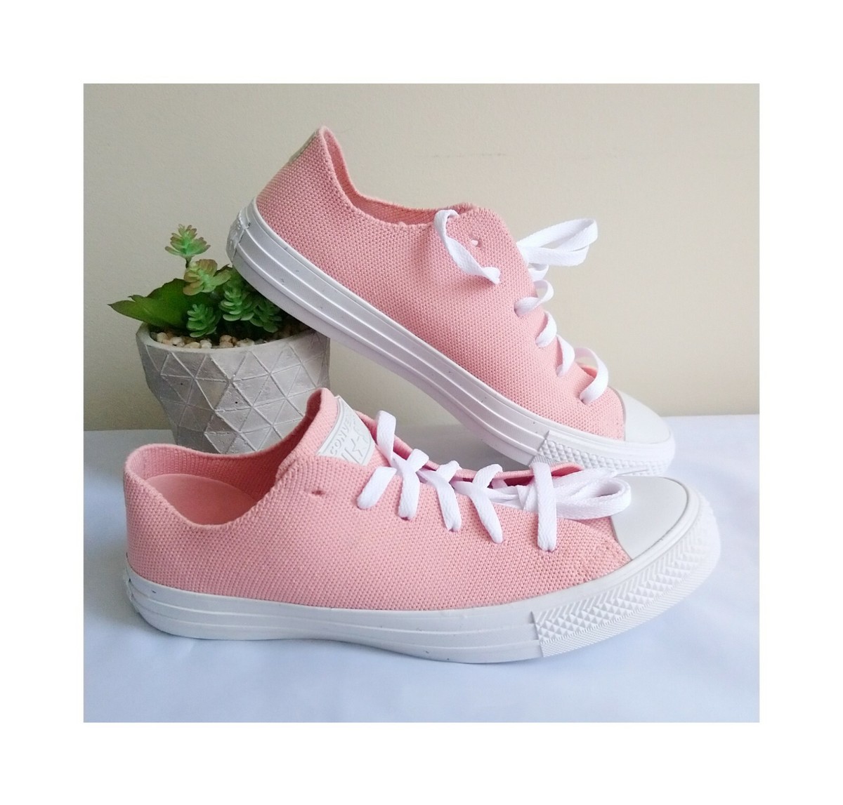 Converse Chuck Taylor® All Star® Ox Sneaker Unisex Pink Sz  display picture 1