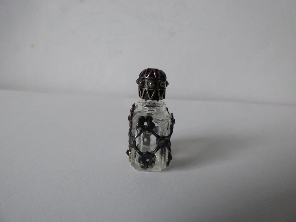 Petite bouteille de parfum vide - Photo 2/4