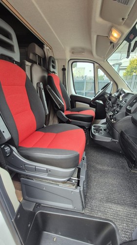 Knaus Sky Traveller 600 DKG / 130 Light / 6 Anschnall- und Schlafplätze - Bild 6 von 24
