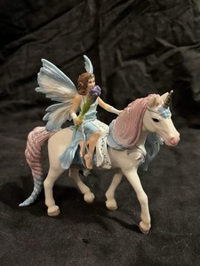Schleich Fairy Unicorn Horse Action Figure Rainbow Mane Fantasy