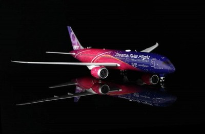 SQ Wings Boeing 787-9 House Color ''Dreams Take Flight'' N1015B 1:200 Modellflugze