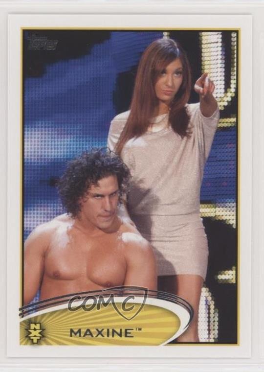2012 Topps WWE Maxine #17 Rookie RC 0t0