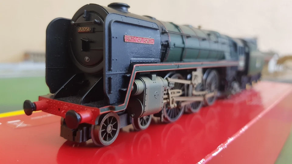 Hornby BR Britannia Class 7MT 70051 Firth of Forth, Tender Drive, BR Green Boxed - Image 2 of 4