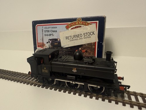 Bachmann 31-901 Class 57XX 0-6-0 Pannier Tank 5796 - BR Black Emblem | Condition: Used