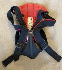 BabyBj�rn Carrier : 3.5 - 12kg (8 - 25lbs) AND cover for Body and Head