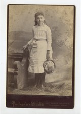 CAB CARD PHOTO LADY W/ HAT FROM WORCESTER, MASS, BY TUCKER, GRAPHIC BACK