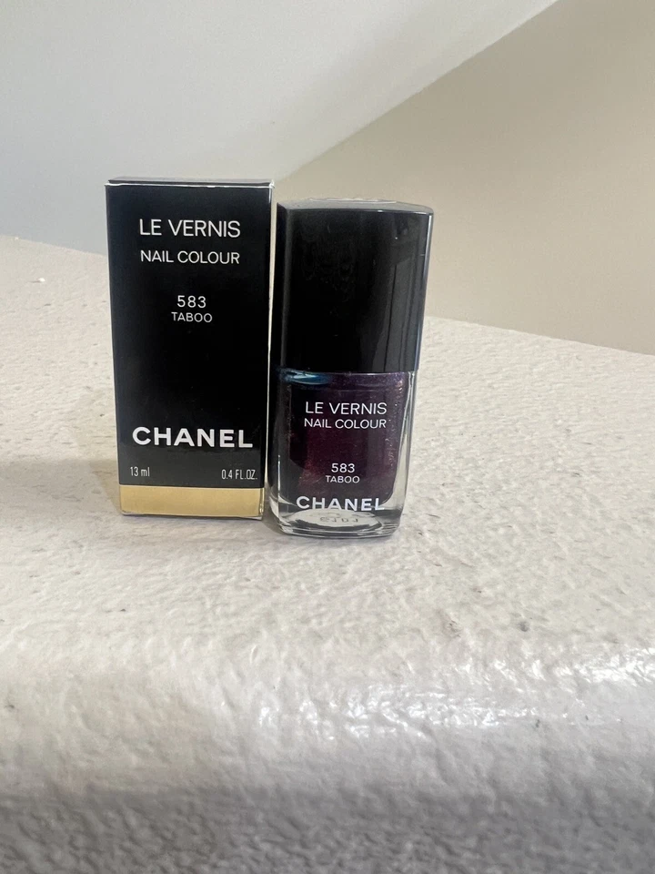 CHANEL 583 TABÚ Esmalte de Uñas Amatista Más Profundo Brillante De Colección Raro Foto 3 de 4