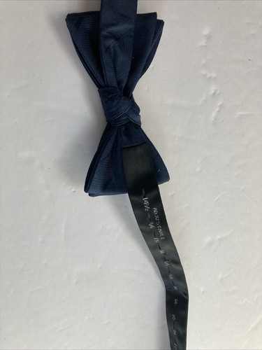 J Ferrar JF Navy Adjustable Pretied Bowtie Bow Tie - Picture 3 of 3