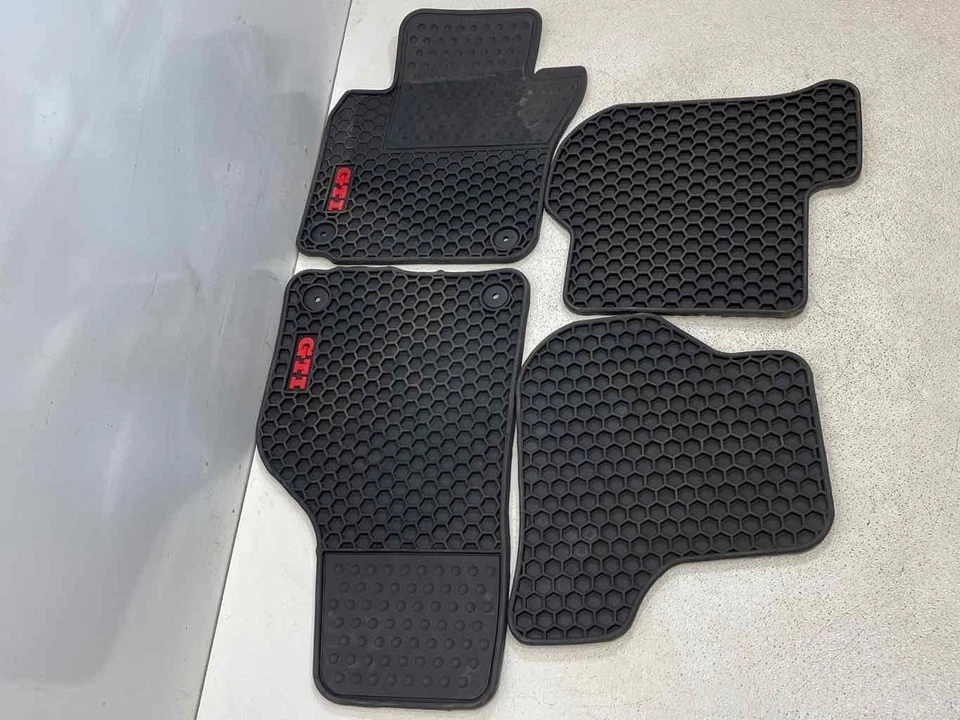 Juego de 4 alfombrillas delanteras y traseras para todo tipo de clima para VOLKSWAGEN GOLF GTI 10-14 OEM Foto 2 de 4