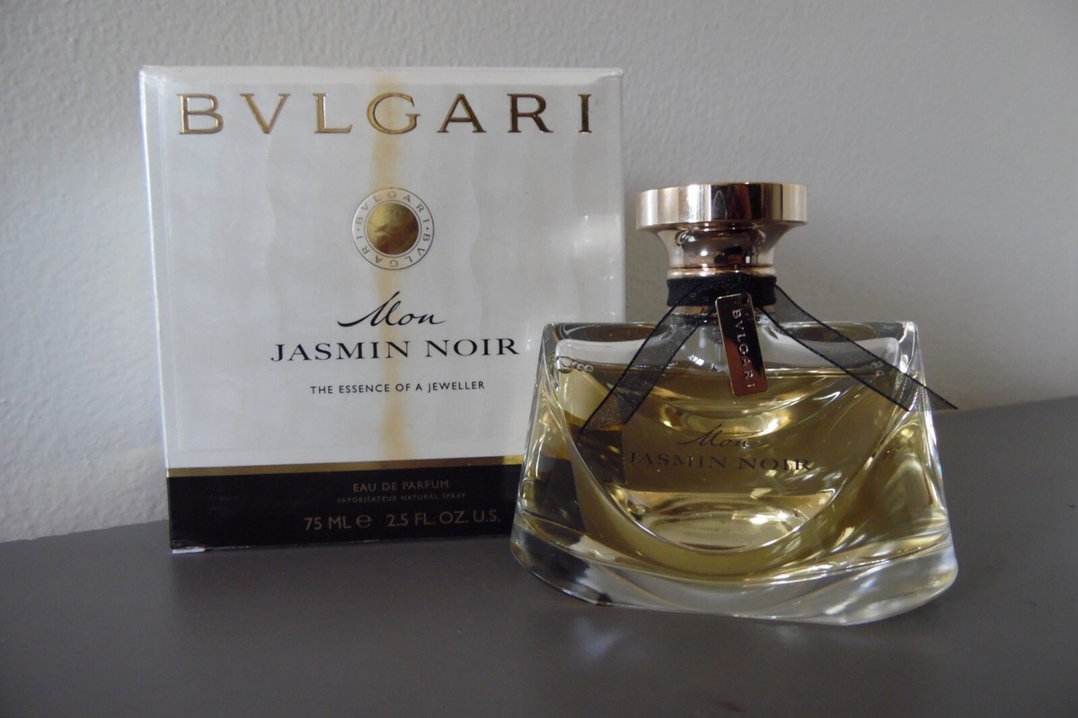 BVLGARI Jasmin Noir ミルク 200ml BVLGARI JASMIN NOIR THE ESSENCE OF A JEWELLER BODY LOTION