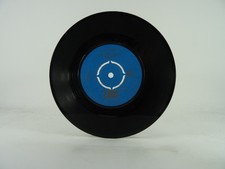 TERRY DACTYL AND THE DINOSAURS SEA SIDE SHUFFLE 57/2 (57) 2 Track 7" Single incl