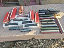 Lots De Wagon Et Locomotive