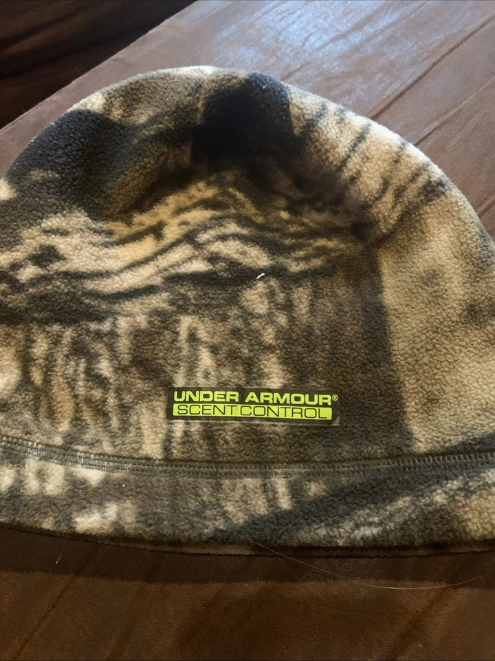 Mujer Under Armour Coldgear Control de Olores Infrarrojo Realtree Camuflaje Polar Gorro Foto 2 de 3