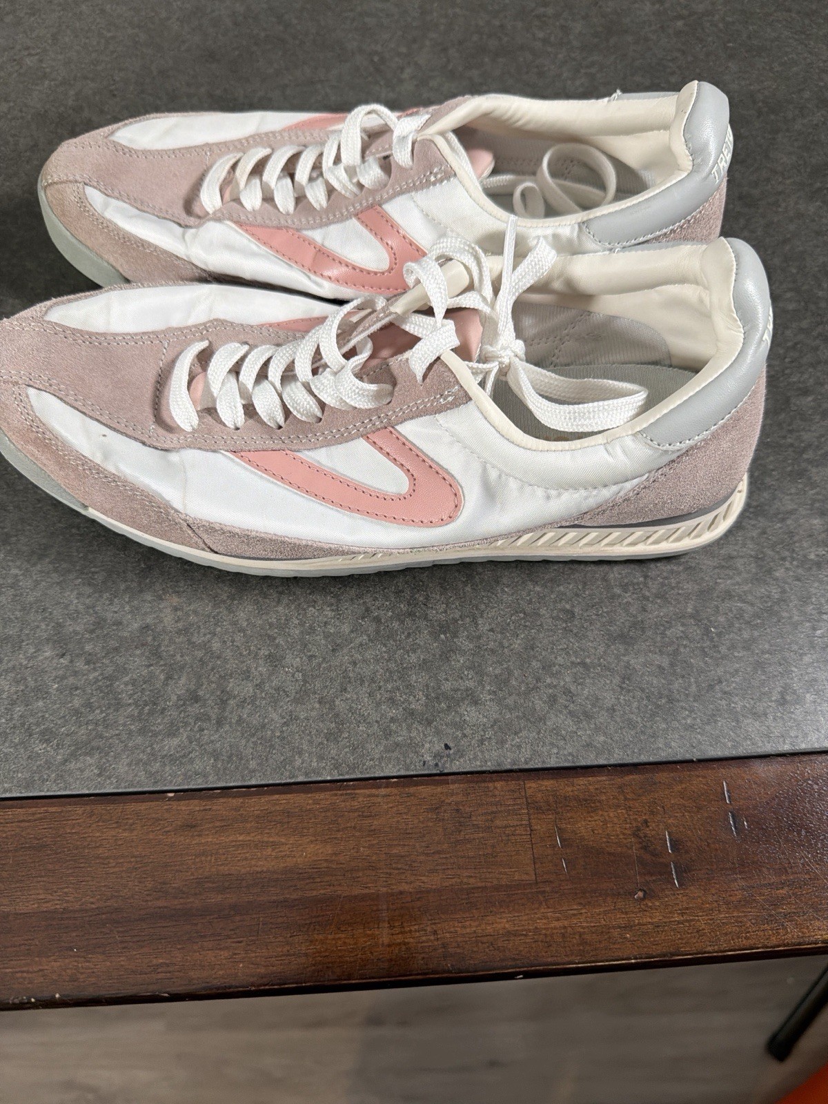 Tretorn Rawlins Women’s Sneakers Size 9 Pink White Suede Retro Casual Shoes