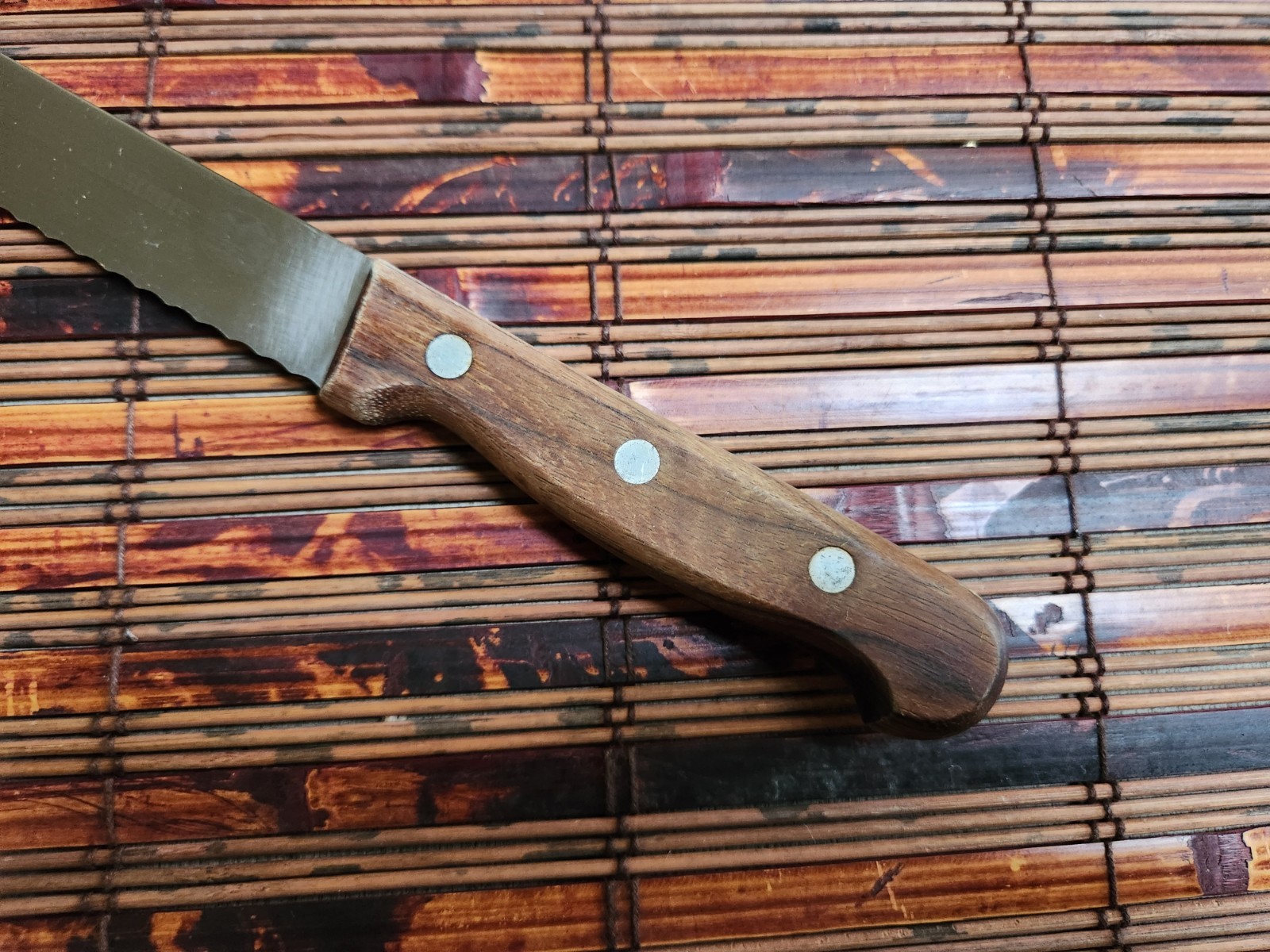 FORSCHNER VICTORNOX 7 inch BREAD KNIFE 40048 MADE IN SWITZERLAND STAINLESS STEEL