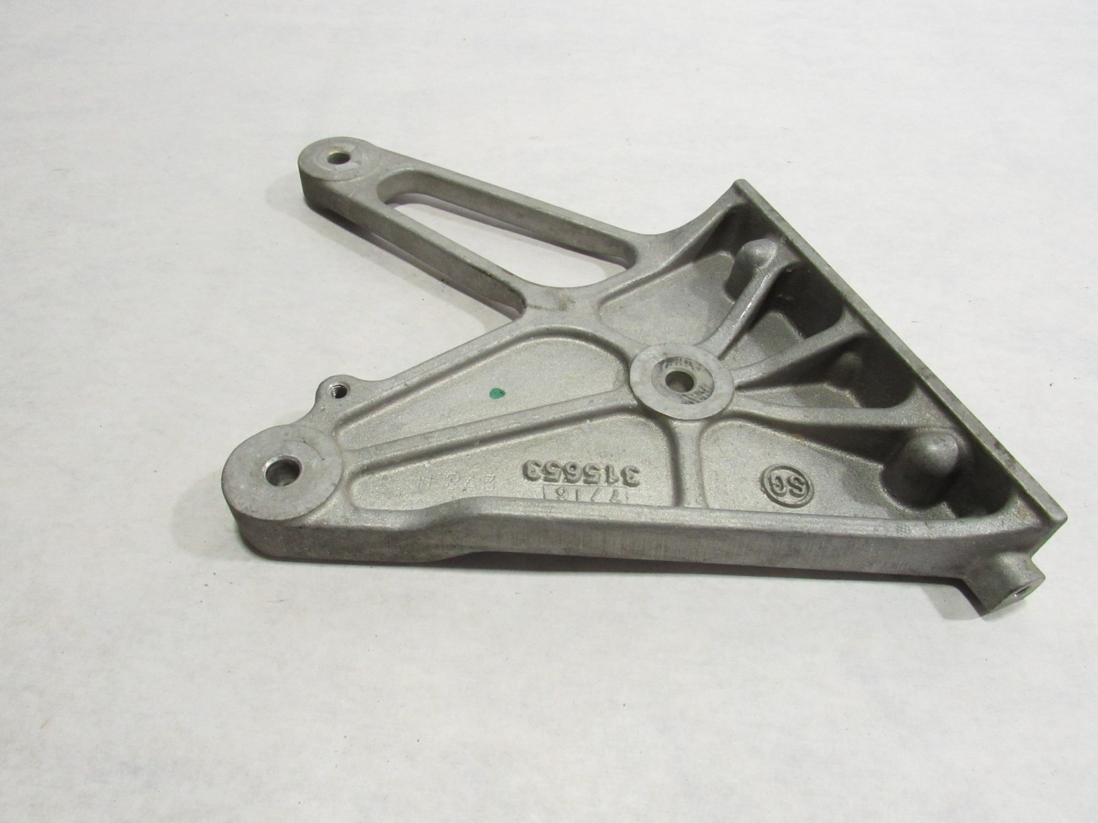15-19 Ferrari 488 Spider 2017 Right Transmission Oil Exchanger Mount Bracket ;@2