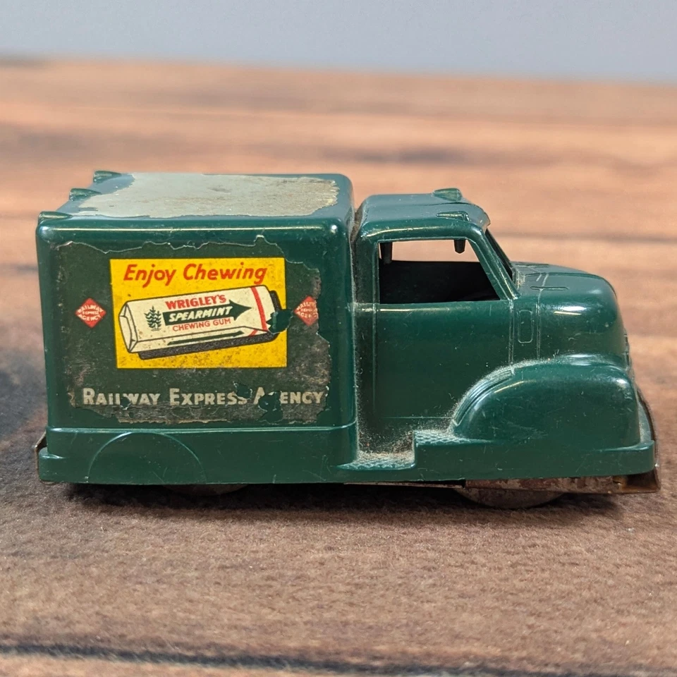 Vintage Toy Truck Wrigley's Spearmint Railway Express Agency Diecast - Image 3 of 4