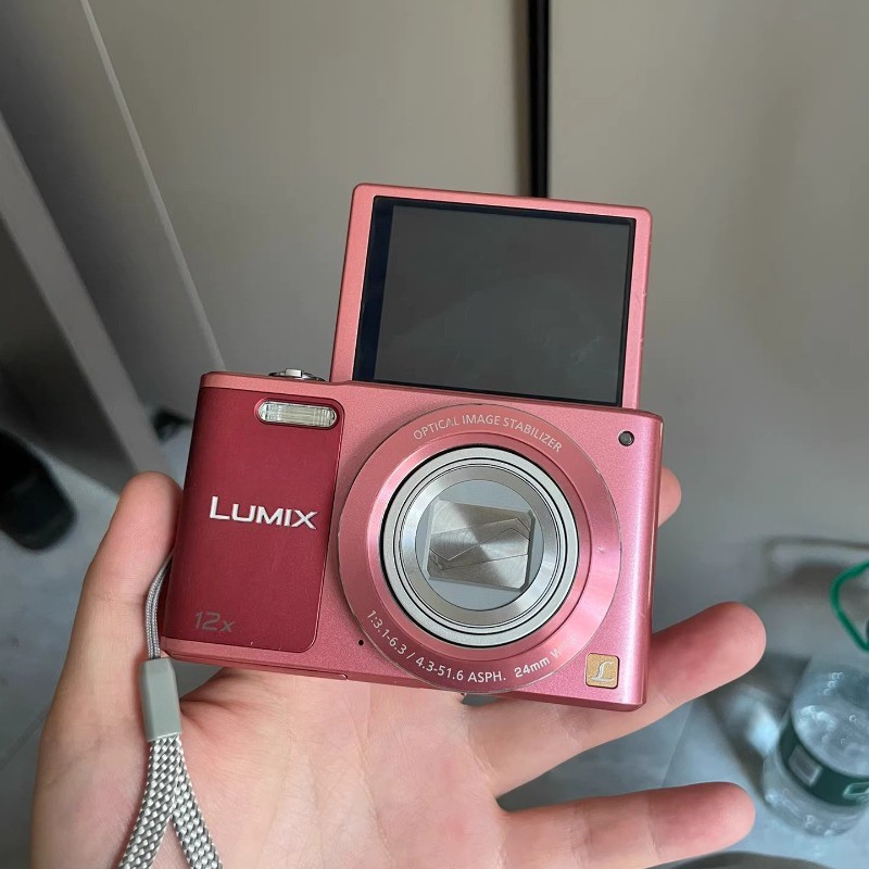 Panasonic LUMIX DMC-SZ10 ピンク Panasonic LUMIX DMC SZ10 16MP 12x Opt Zoom Flip Screen Digital Cam