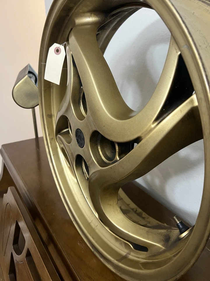 08-16 CB1000R 后轮轮 RIM 轮胎 原始设备制造商 17 英寸 金色 — 第 4/4 张图片