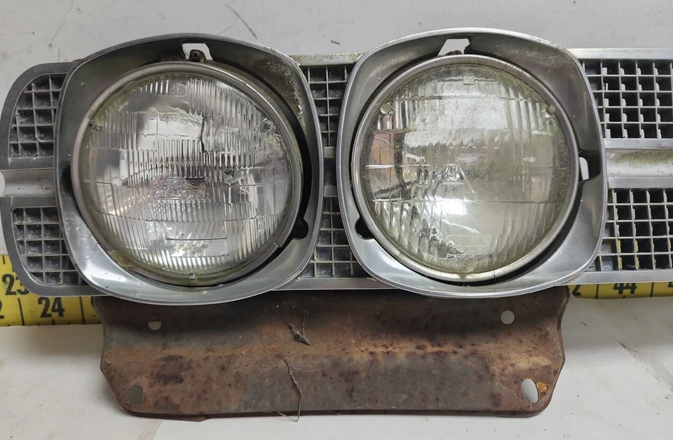 Pontiac Bonneville 1969 (G200) OEM GM RH/Rejilla derecha con faros y soportes Foto 4 de 4