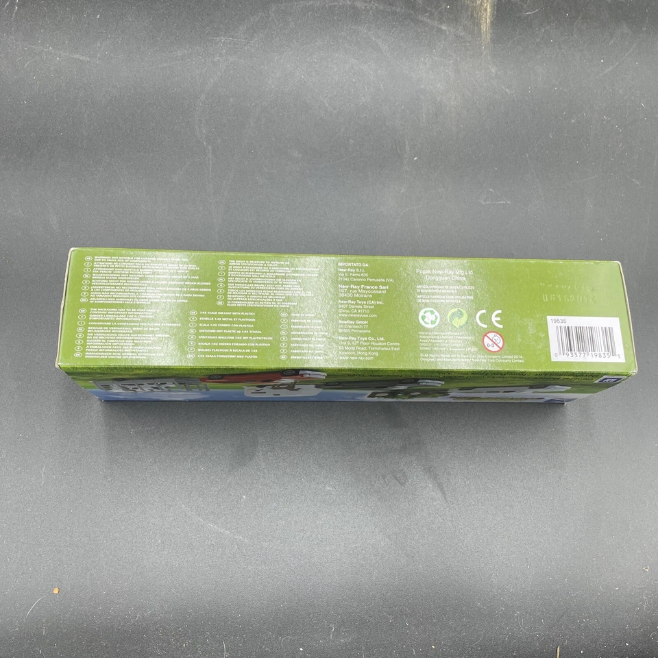 NIB 2014 NEW-RAY COUNTRY LIFE FARMER TRUCK Trailer Cow Chevy Silverado 1500 - Image 4 of 4