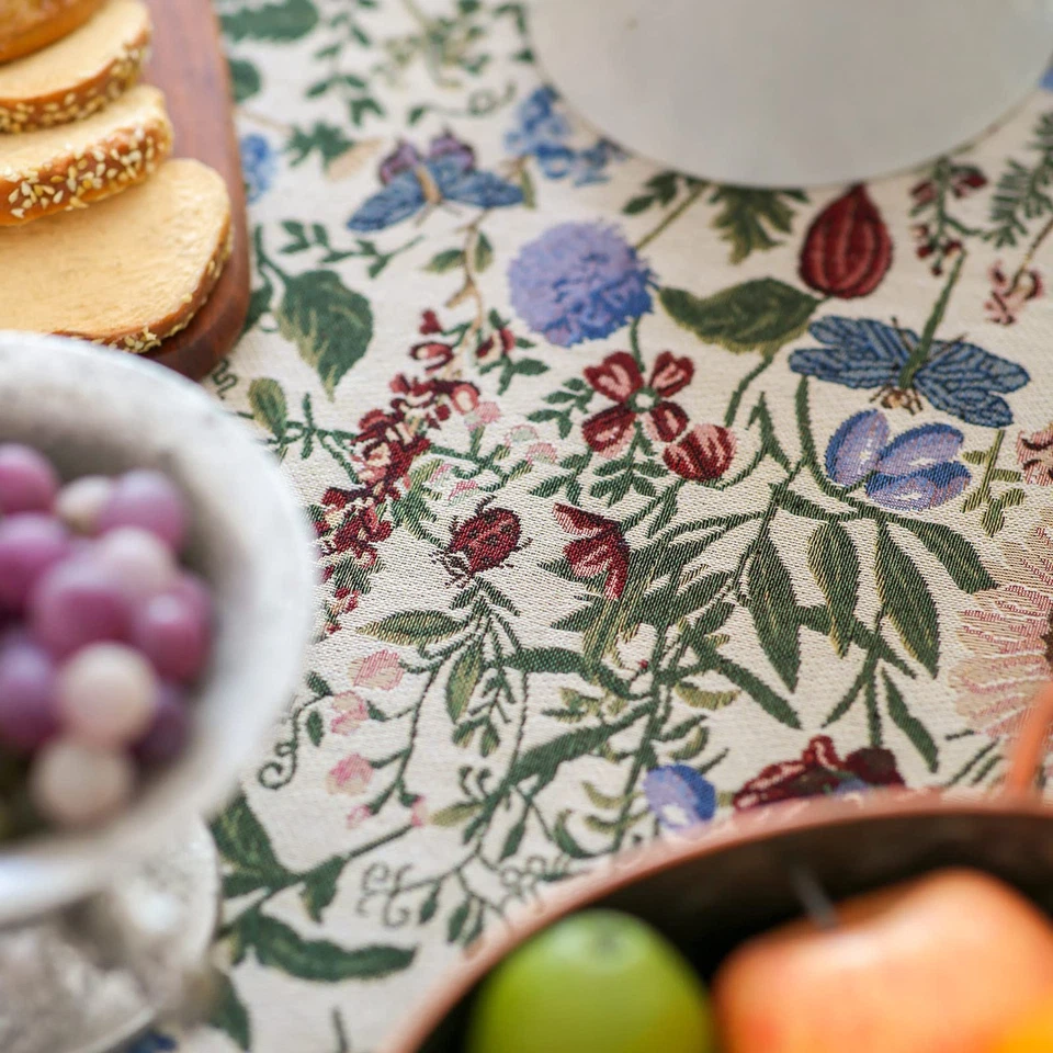 French Floral Tablecloth Hand-Made Cotton Fabric with Lace Vintage Berry Gard... - Image 4 of 4