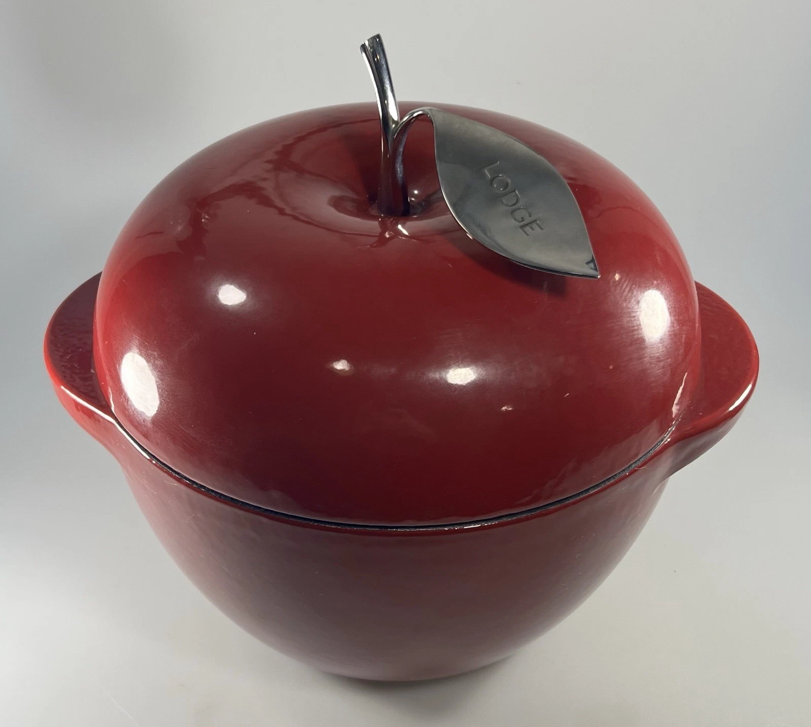 Lodge Enamel Cast Iron Apple Dutch Oven