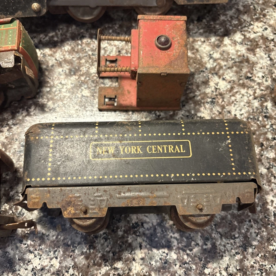 Marx Prewar O Gauge- NY Central Train, 5 Cars, Track Terminal Extras Lot - Image 4 of 4