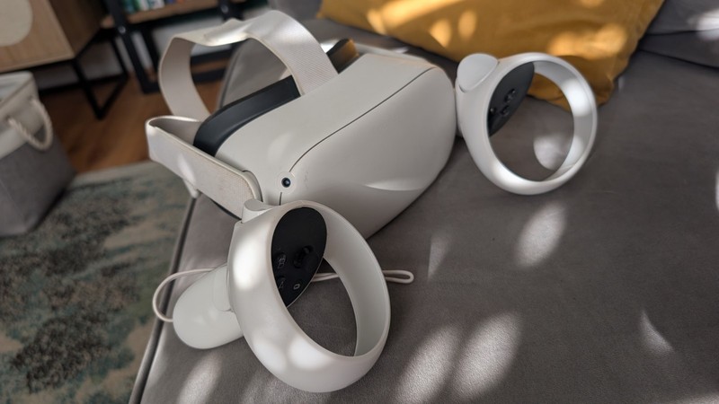 Oculus Quest 2 Virtual Reality Headset