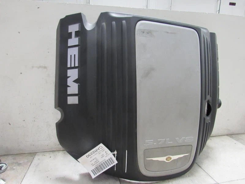 Chrysler 300 2008 cubierta del motor Foto 2 de 4