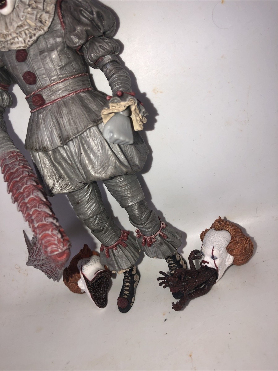 2017 Neca Ultimate Dancing Clown Pennywise 2017 Neca Ultimate Dancing Clown Pennywise