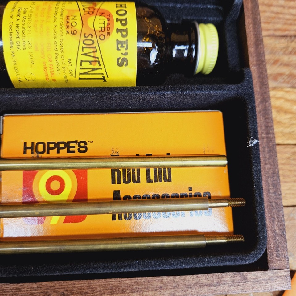 Hoppe's No. 9 Deluxe Gun Cleaning Kit Cherry Box Handguns Rivels