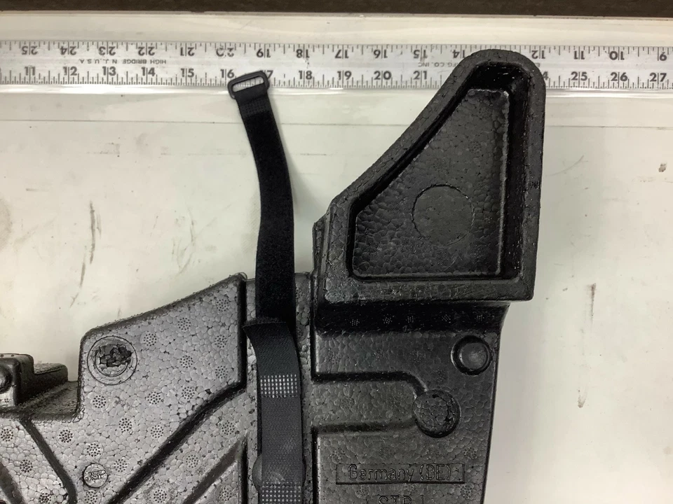 Volkswagen Touareg 2005 7L maletero trasero repuesto portador de emergencia espuma negro OEM+ Foto 2 de 4