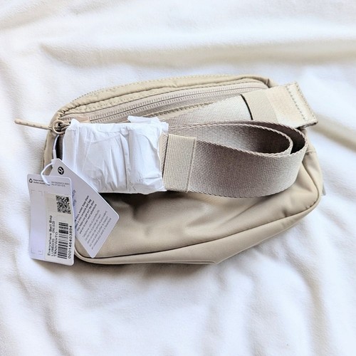 Lululemon Everywhere Belt Bag 1L Trench with White Opal Big Logo - Picture 4 of 8