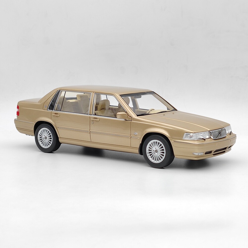 DNA Collectibles 1:18 - Modellbil - Volvo 164 E - 1969 - Blauw - Begränsad utgåva! - Catawiki