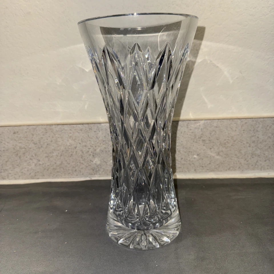 Jarrón de vidrio artístico con corte de diamante transparente de plomo de 10" de alto pesado vintage Foto 2 de 4
