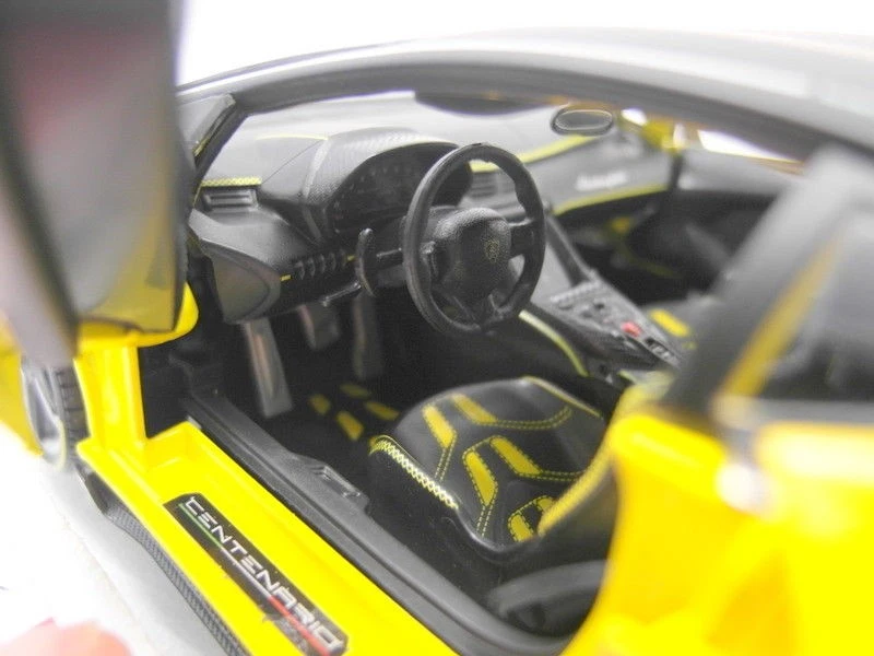 Maisto 1/18 Scale Diecast 38136 - Lamborghini Centenario - Yellow - Image 2 of 4