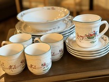 Vintage Country Christmas Dinner Set 15pc Plates Mug saucers international rare
