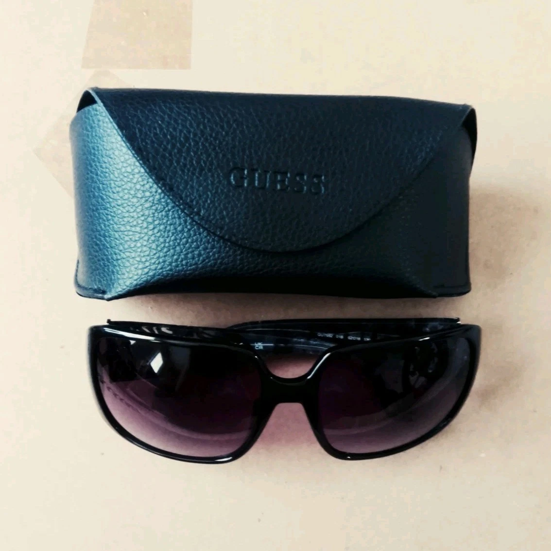 Guess Plastic Black Sunglasses with “G Logo” Stems Guess | Accessories | Guess Plastic Black Sunglasses With G  main image 2