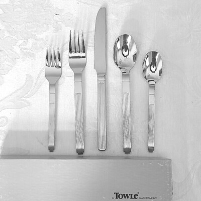 CLASSICO By Supreme / Towle 5 Piece Place Setting 18/8 NEW NEVER USED made Japan