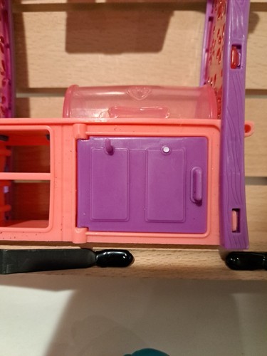 Polly Pocket Grill & Chill barbecue confezione festa con quattro bambole da 2" e 18+ accessori - Foto 12 di 13