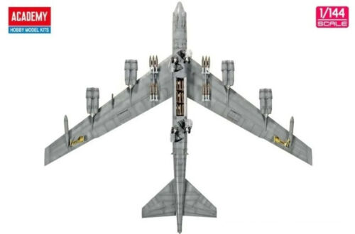 Academy #12622 1/144 USAF B-52H Stratofortress 20th Bomb Squadron "Buccaneers" - Picture 3 of 8