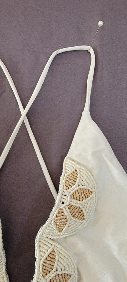 Tularosa Sexy Boho Swimsuit White, Crochet V-neck, Open Back, Cinched Bum Sz M - Image 3 of 4