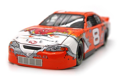 '02 Chevy Monte Carlo (DEJr) "Looney Tunes #8" (1:24) Diecast (Unsealed), Action - Bild 11 von 16
