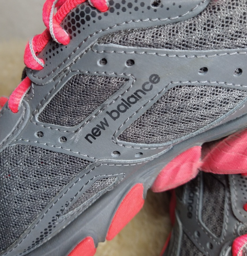 NEW BALANCE WOMENS 1550 RUNNING SHOES CROSS TRAINING SIZE 8 B GREY/ PINK - Picture 15 of 20