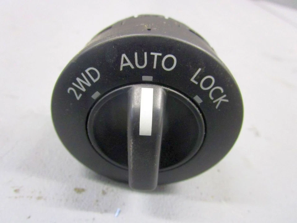 Interruptor 4x4 NISSAN X-TRAIL (T30) 2.2 DCI Foto 2 de 4