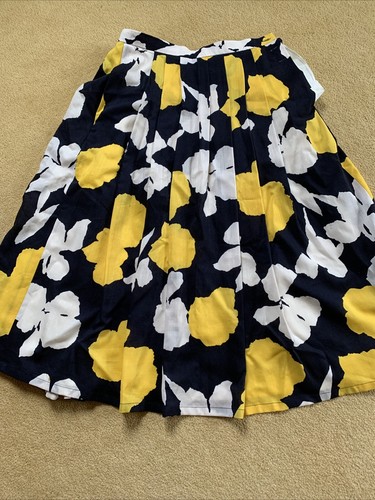 Jaegar Skirt Size 12. Dark Navy, White And Yellow
