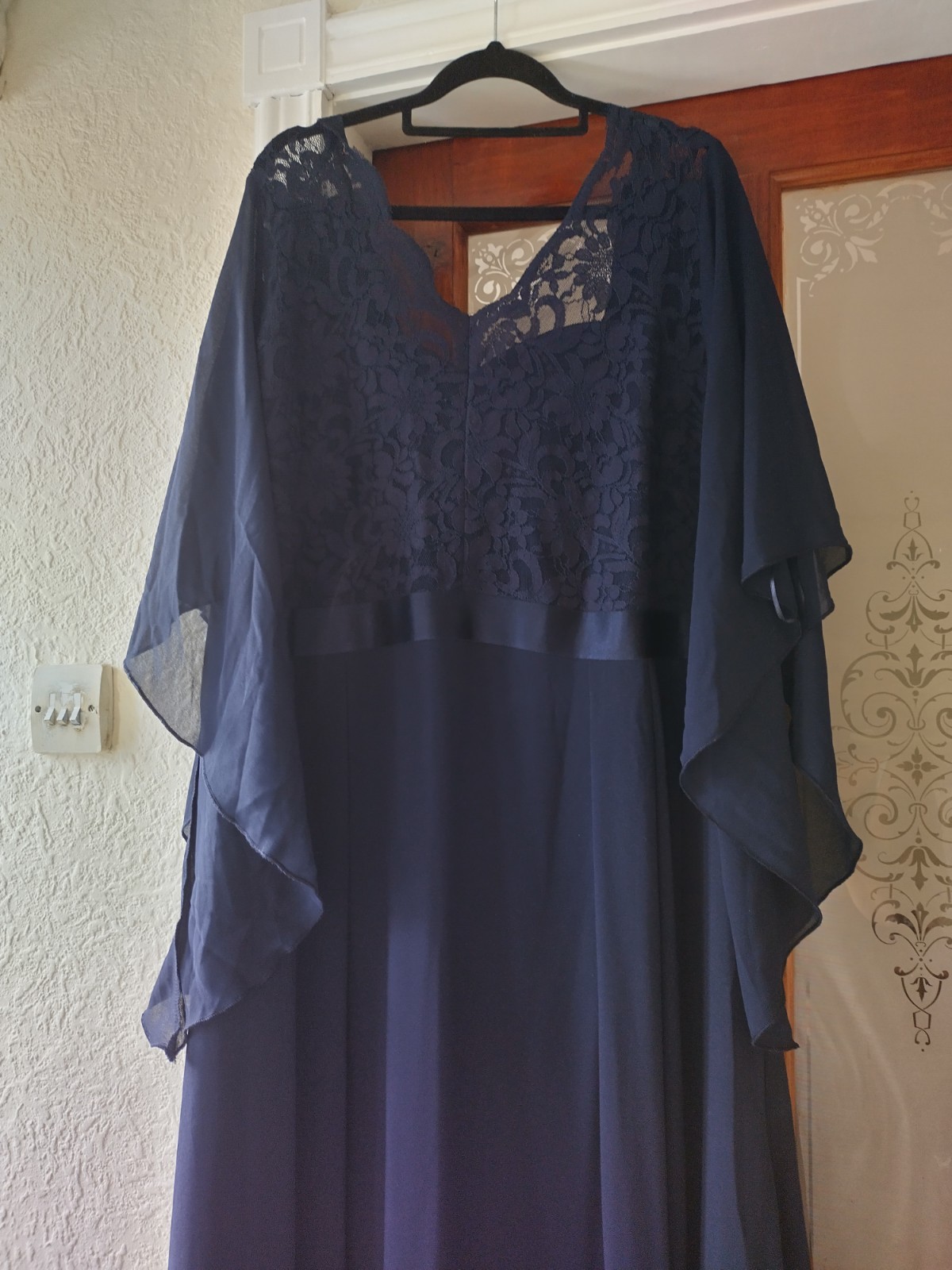 Picture 2 of 9