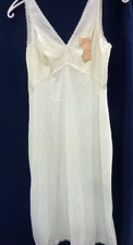 VINTAGE WONDER MAID LINGERIE FULL SLIP NIGHTGOWN SIZE 36 ORIG TAG LACE TRIM