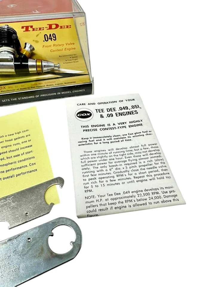 Vintage NOS Cox Tee-Dee .049 No. 170 Airplane Engine in Case Nice! - Image 4 of 4